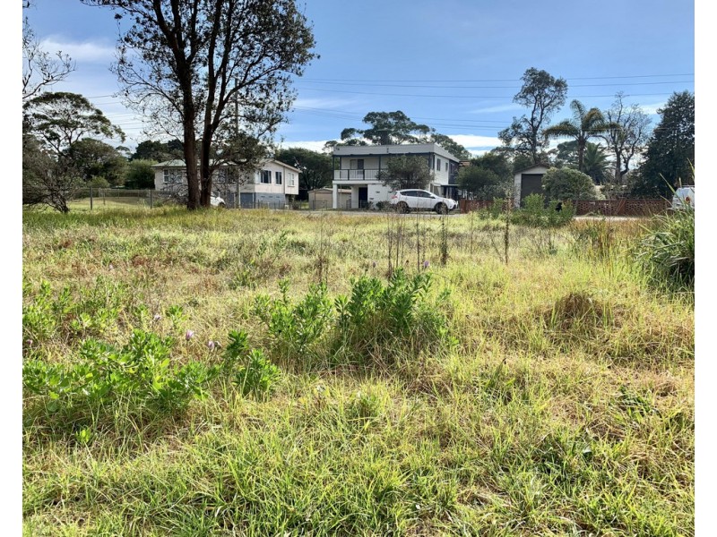 4 Train Street, Broulee NSW 2537