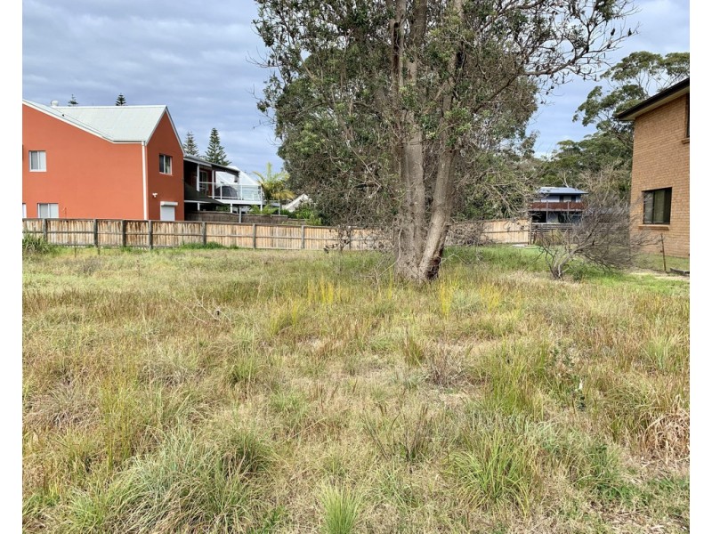 4 Train Street, Broulee NSW 2537