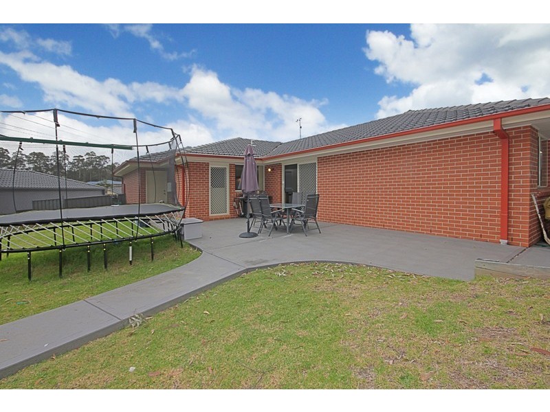6 Dampier Place, Sunshine Bay NSW 2536