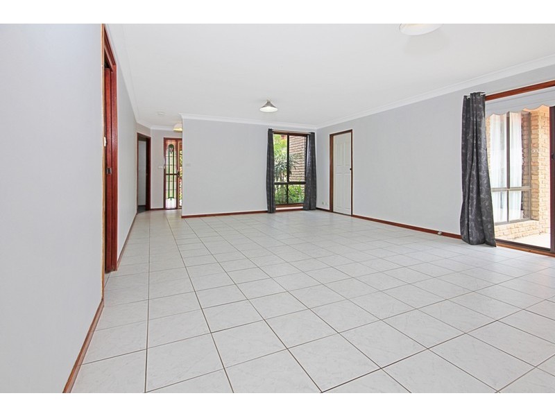 4 Blaxland Court, Sunshine Bay NSW 2536