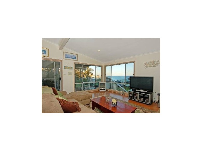 16 Tallawang Avenue, Malua Bay NSW 2536