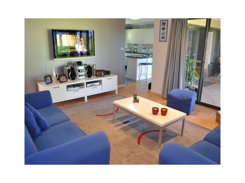6 Burri Palm Way, Surfside NSW 2536