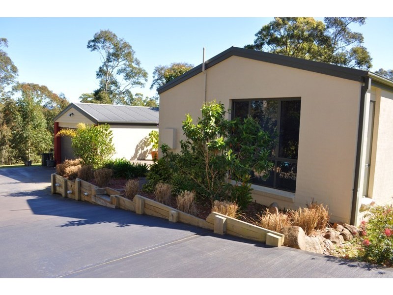6 Burri Palm Way, Surfside NSW 2536