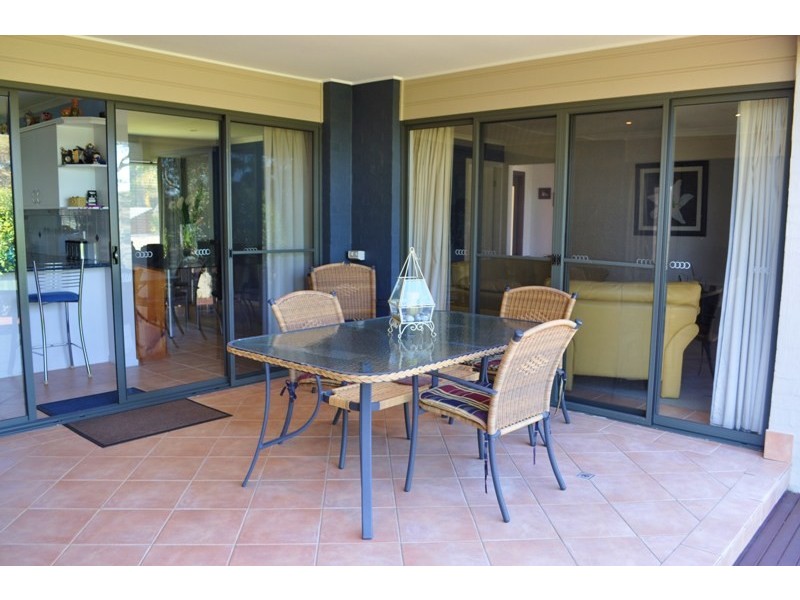 6 Burri Palm Way, Surfside NSW 2536