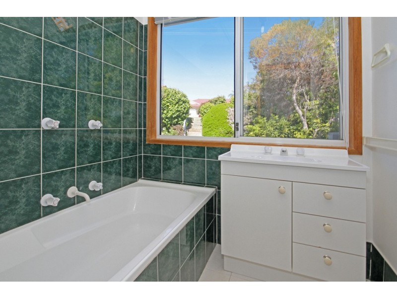 18 Pyang Avenue, Malua Bay NSW 2536