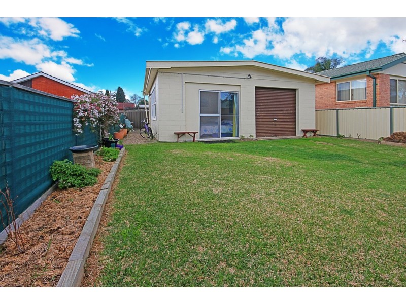 2 Dolphin Avenue, Batemans Bay NSW 2536