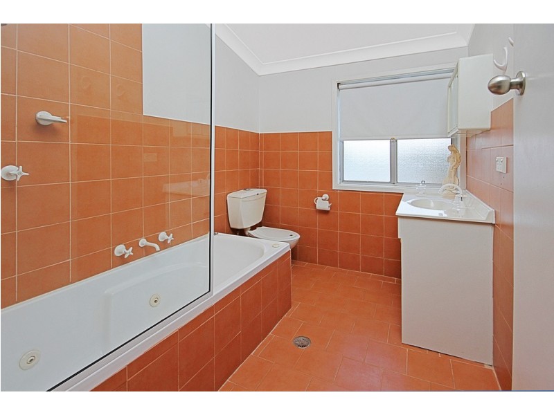2 Dolphin Avenue, Batemans Bay NSW 2536