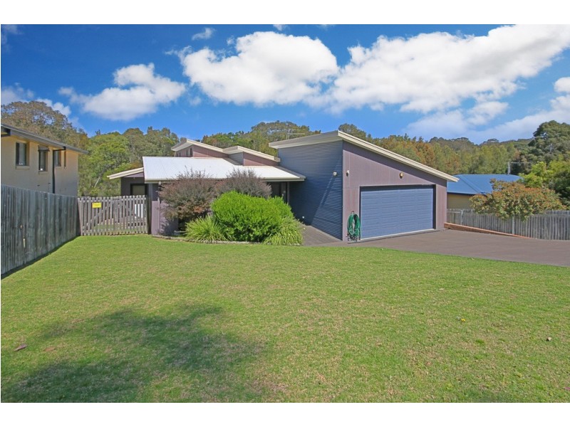 28 Renee Crescent, Moruya Heads NSW 2537