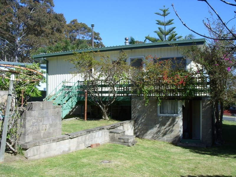 4 Fauna Avenue, Long Beach NSW 2536