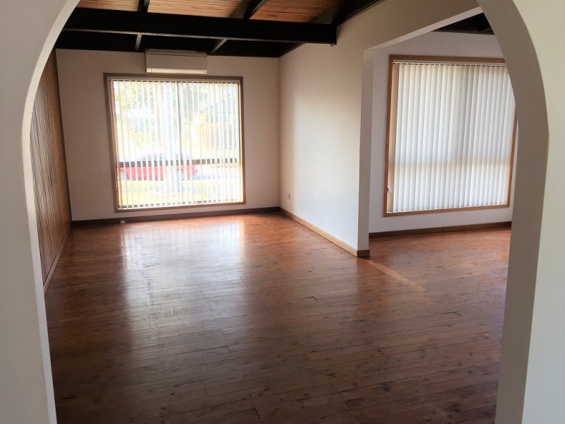 12 Heffernan Place, Moruya NSW 2537