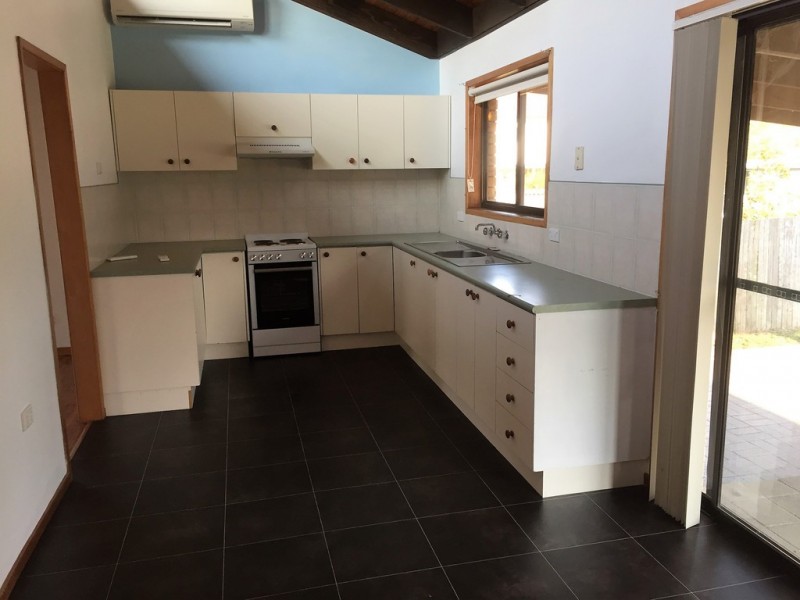 12 Heffernan Place, Moruya NSW 2537