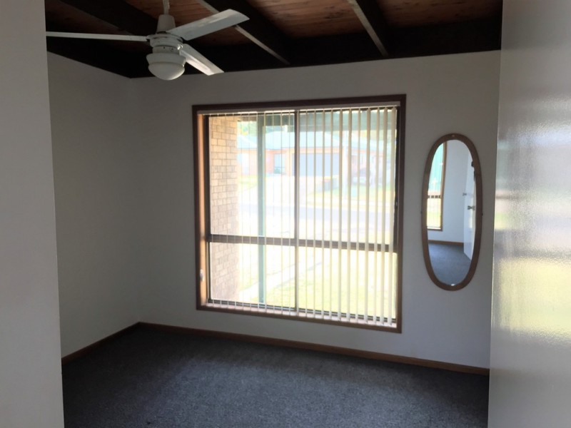 12 Heffernan Place, Moruya NSW 2537