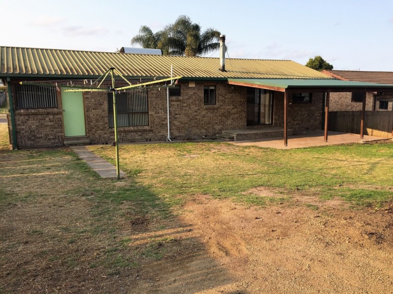 12 Heffernan Place, Moruya NSW 2537