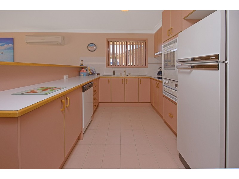 4/212 Beach Road, Batehaven NSW 2536