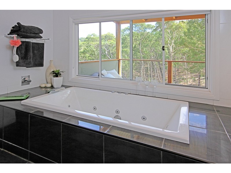 96 Cors Parade, North Batemans Bay NSW 2536