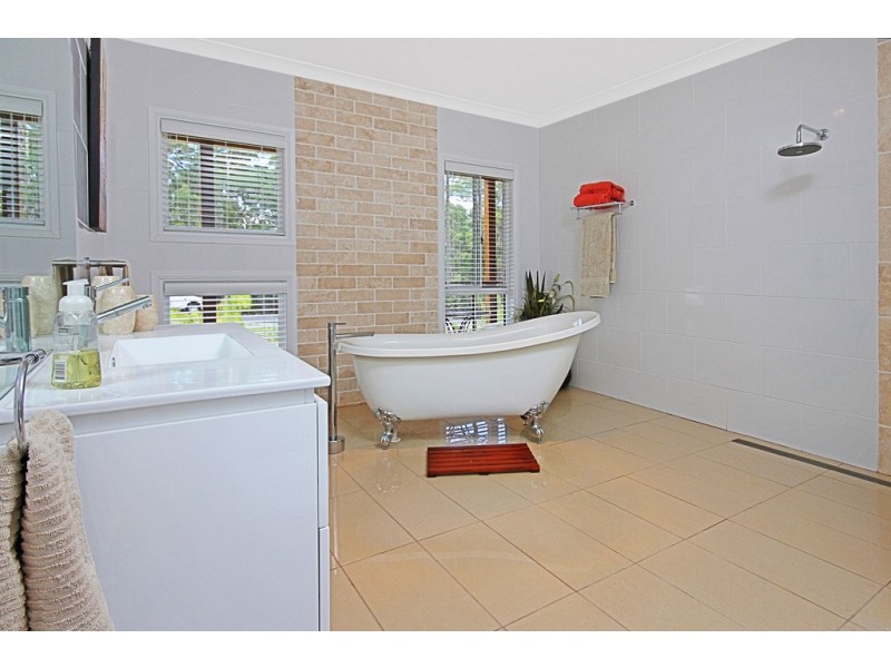 96 Cors Parade, North Batemans Bay NSW 2536