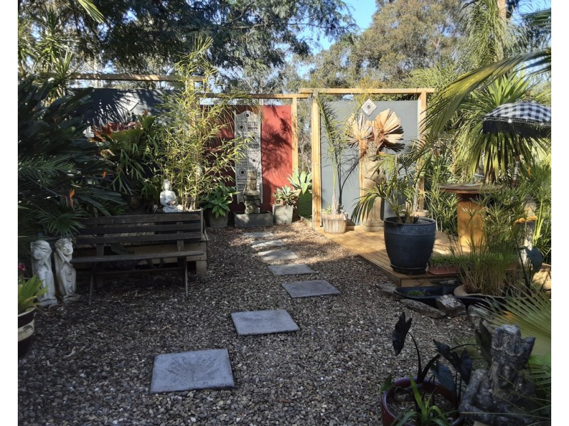 16 Burri Palm Way, Surfside NSW 2536