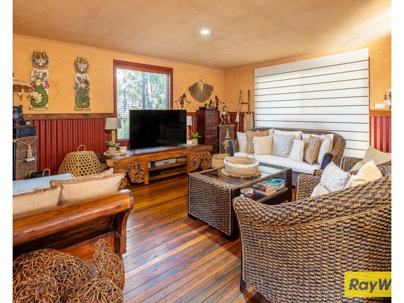 16 Burri Palm Way, Surfside NSW 2536