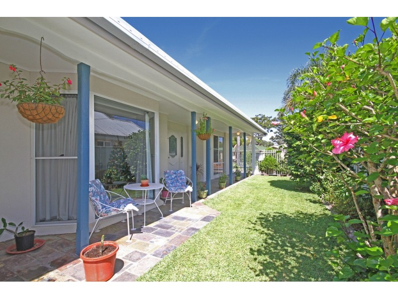 17 Zanthus Drive, Broulee NSW 2537