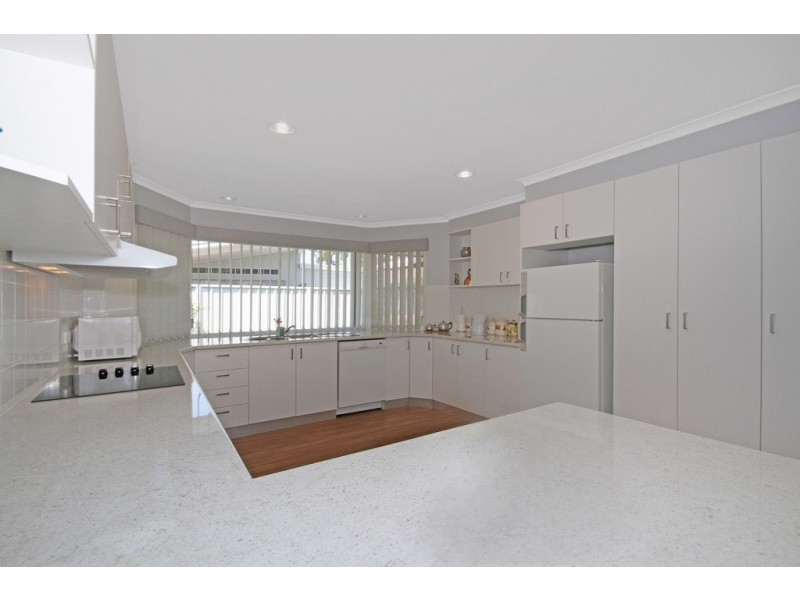 17 Zanthus Drive, Broulee NSW 2537