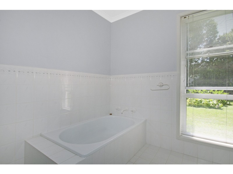 17 Zanthus Drive, Broulee NSW 2537