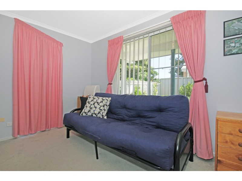 17 Zanthus Drive, Broulee NSW 2537