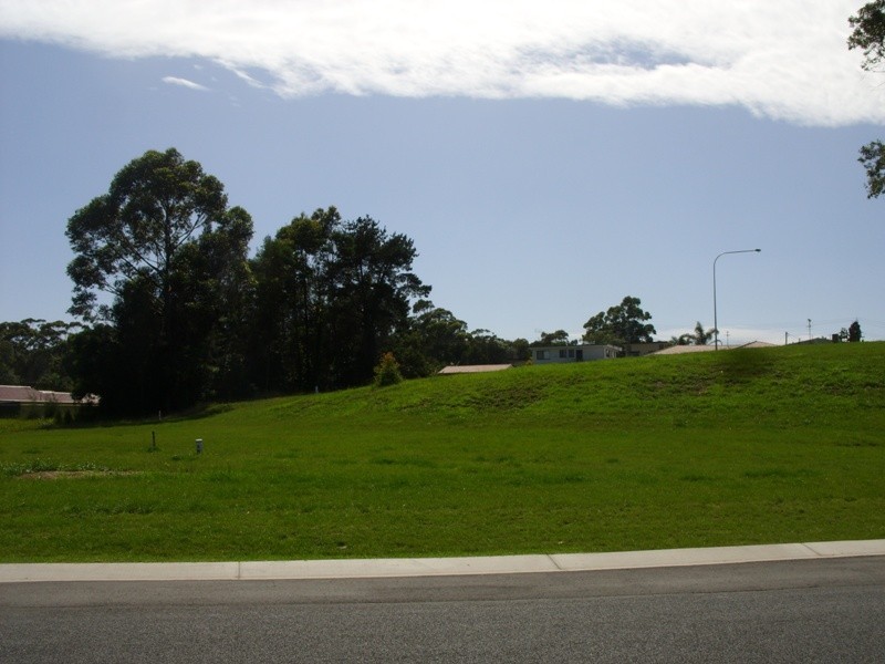 2 Sunfield Court, Tomakin NSW 2537