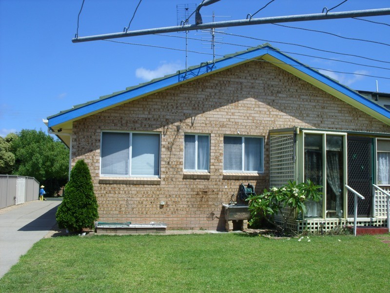 8 Deakin Parade, Tomakin NSW 2537