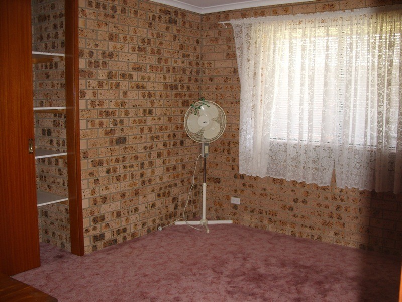 8 Deakin Parade, Tomakin NSW 2537