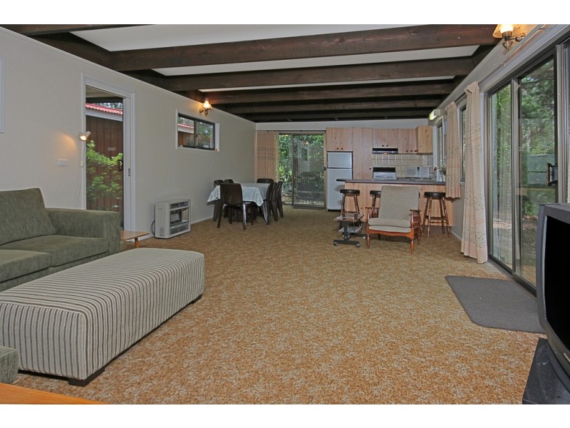 34 Annetts Parade, Mossy Point NSW 2537