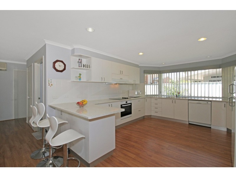 17 Zanthus Drive, Broulee NSW 2537