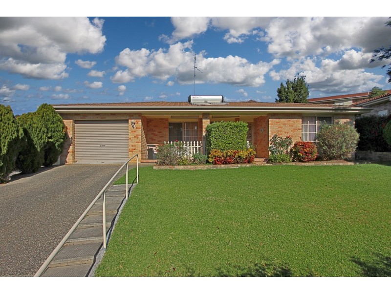 6 Lincoln Crescent, North Batemans Bay NSW 2536