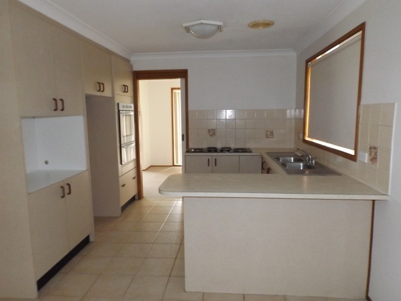 33 Pacific Road, Surf Beach NSW 2536