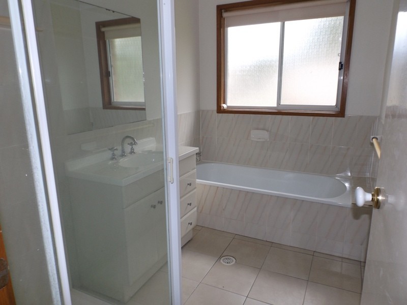 33 Pacific Road, Surf Beach NSW 2536