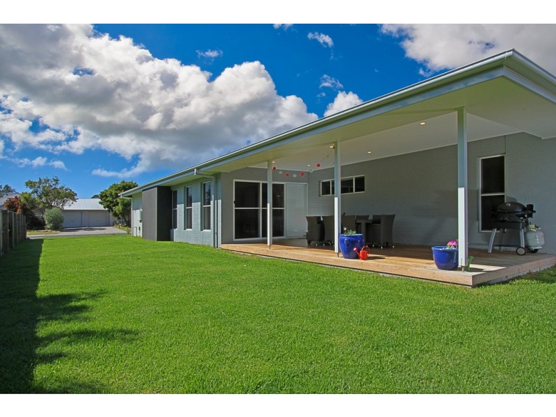 9 Suzanne Way, Broulee NSW 2537