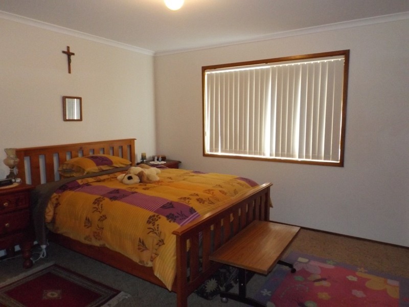 4 Joseph Street, Batehaven NSW 2536