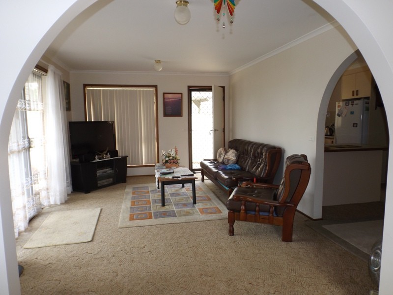 4 Joseph Street, Batehaven NSW 2536