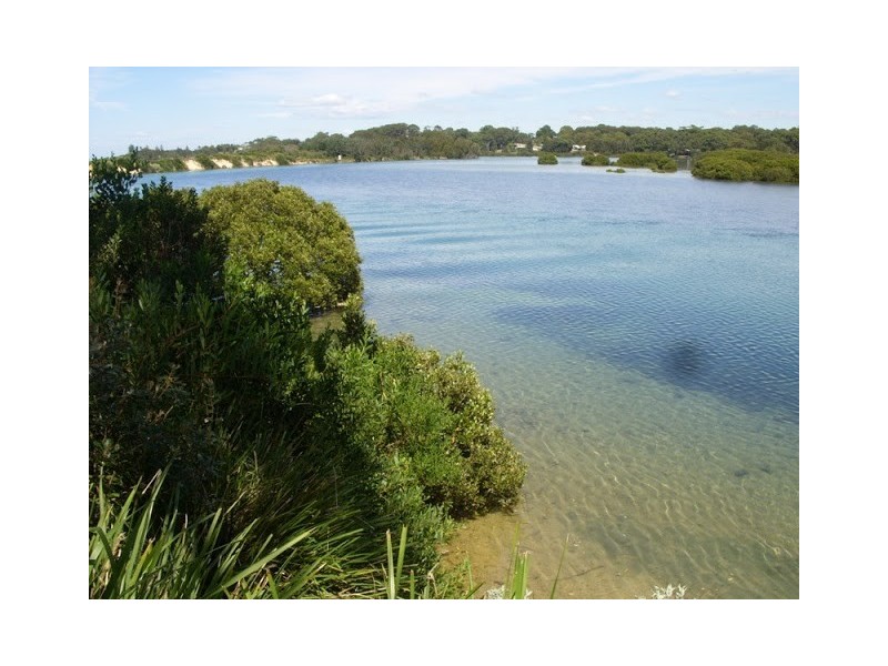 85 Sunpatch Parade, Tomakin NSW 2537