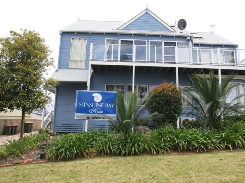12 Bronte Crescent, Sunshine Bay NSW 2536