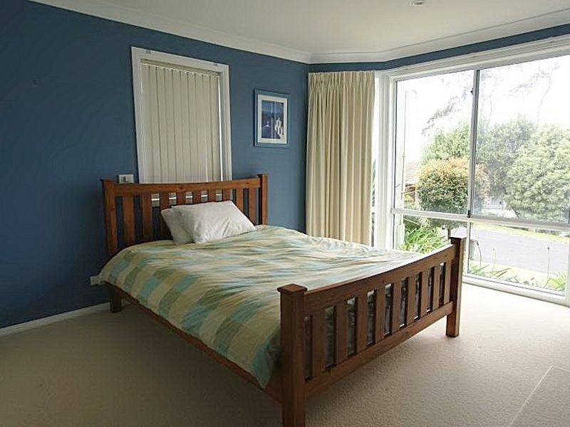 12 Bronte Crescent, Sunshine Bay NSW 2536