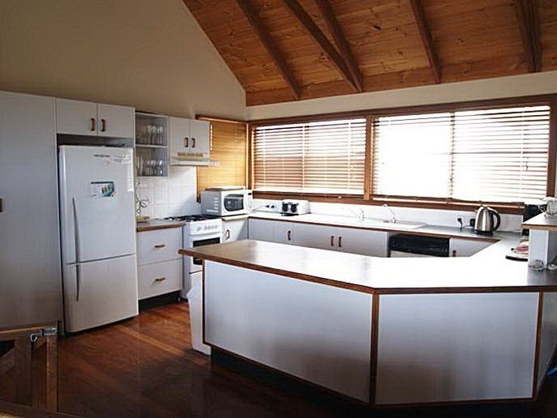 12 Bronte Crescent, Sunshine Bay NSW 2536