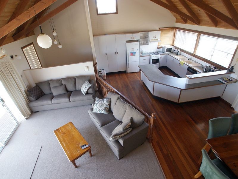 12 Bronte Crescent, Sunshine Bay NSW 2536