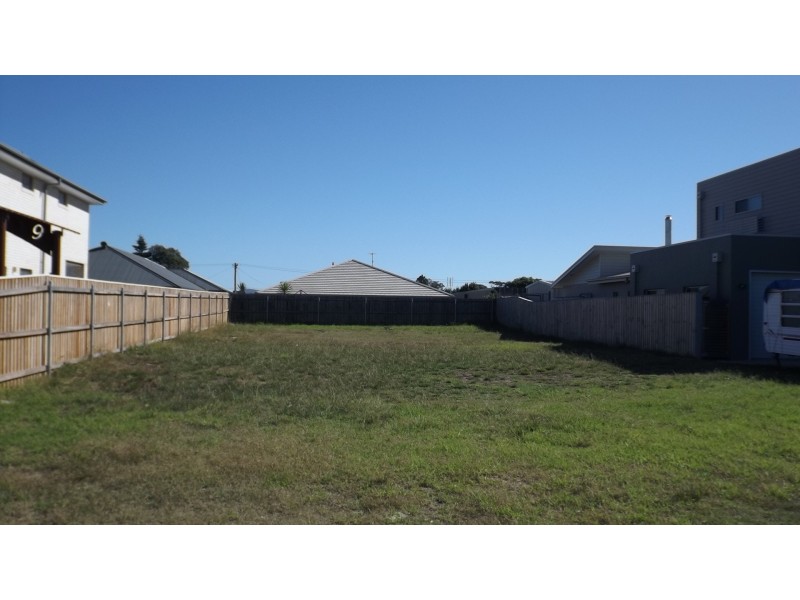 7 Bagarin Avenue, Tomakin NSW 2537