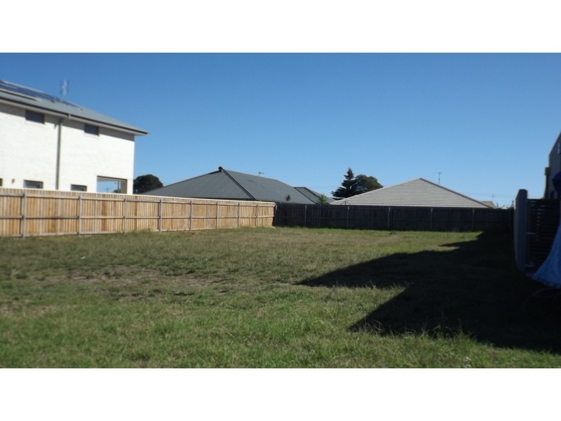 7 Bagarin Avenue, Tomakin NSW 2537