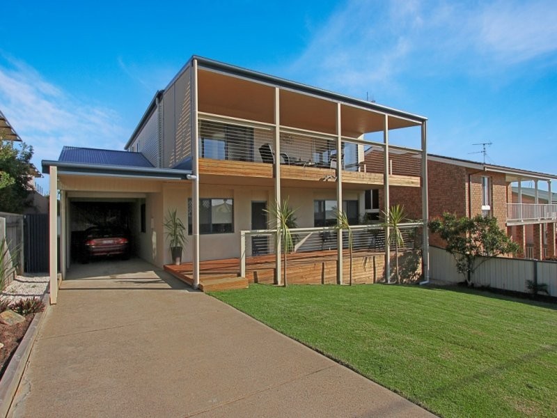 16 Ocean Road, Batehaven NSW 2536