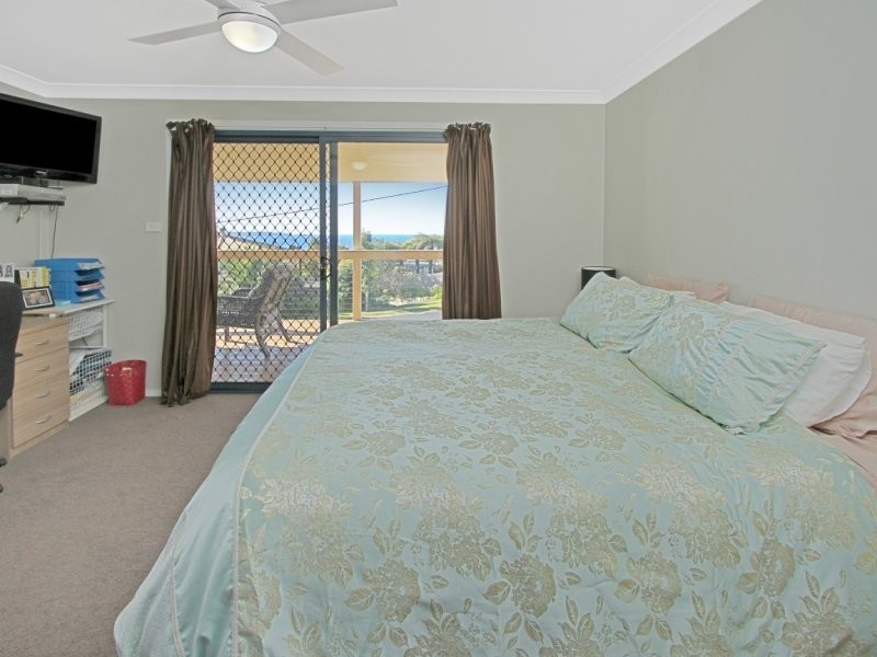 16 Ocean Road, Batehaven NSW 2536