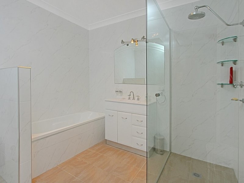 16 Ocean Road, Batehaven NSW 2536