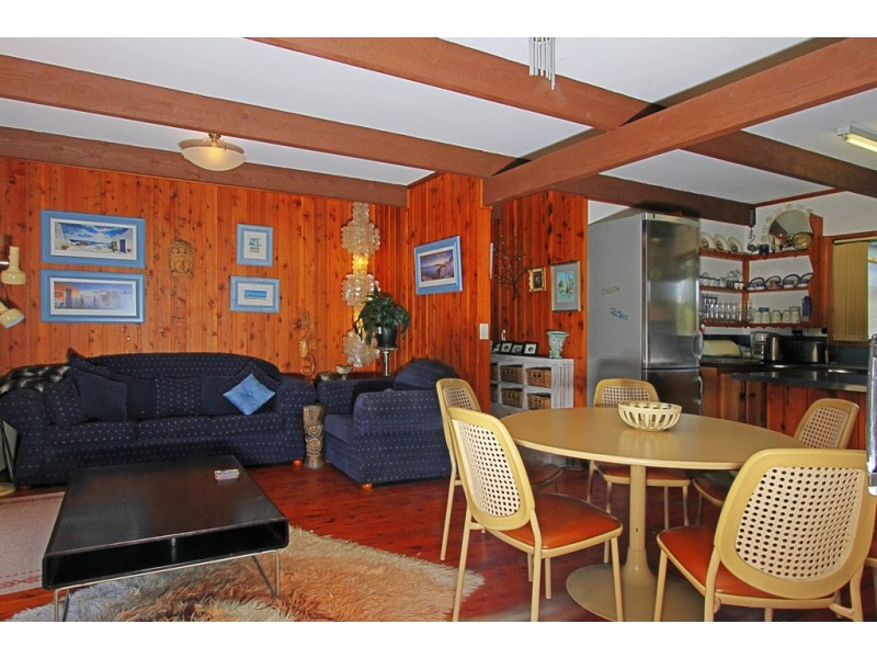 27 Ocean Avenue, Surf Beach NSW 2536