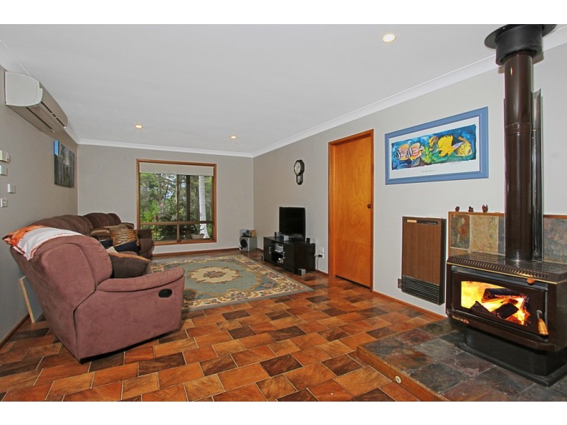 60 Cook Avenue, Surf Beach NSW 2536