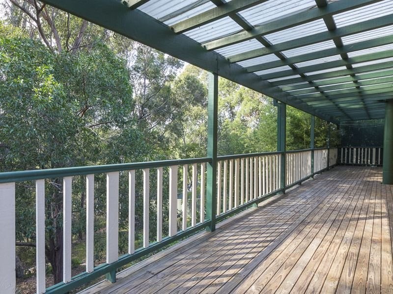 16 Karoola Crescent, Surfside NSW 2536